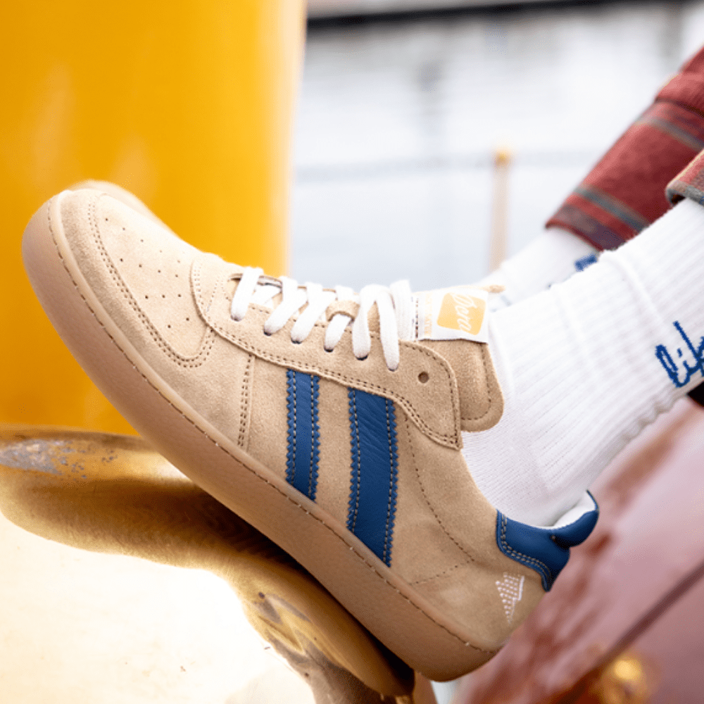 Handgemaakte Italiaanse Ocra schoenen uit hoogwaardig kalfsleder, tijdloos design en duurzaam geproduceerd, verkrijgbaar in onze webshop.