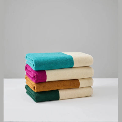 Suite702 Handdoek Red/Turquoise