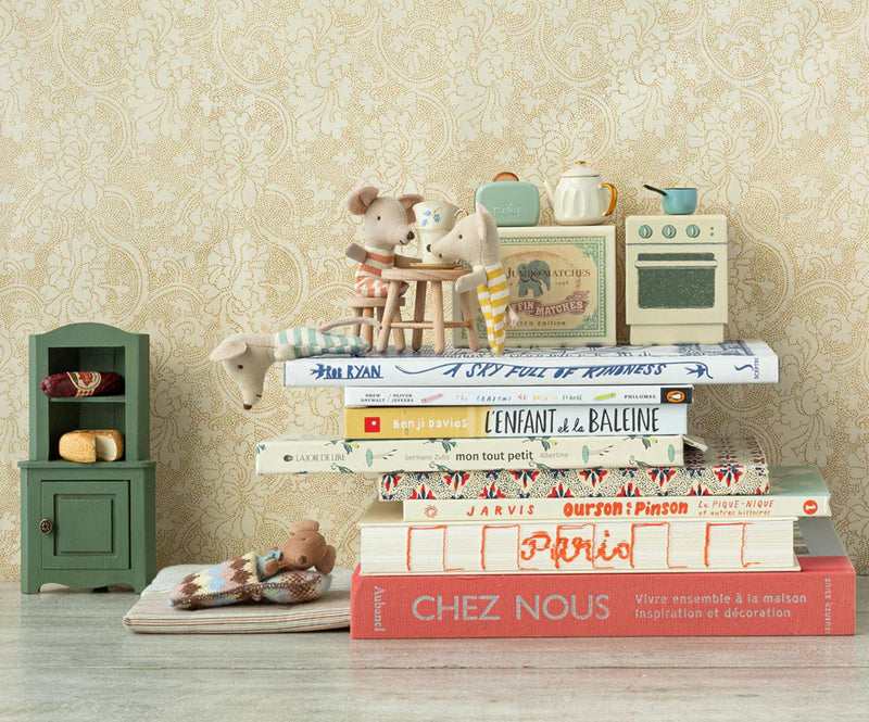 Maileg Miniature Corner Cabinet Mouse Dark green