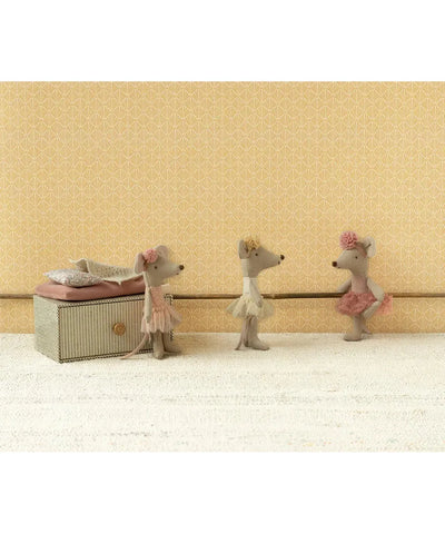 Maileg Dance Mouse In Daybed Little Sister