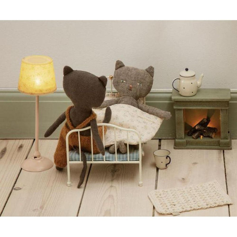 Maileg Floor Lamp Powder - Studio Play