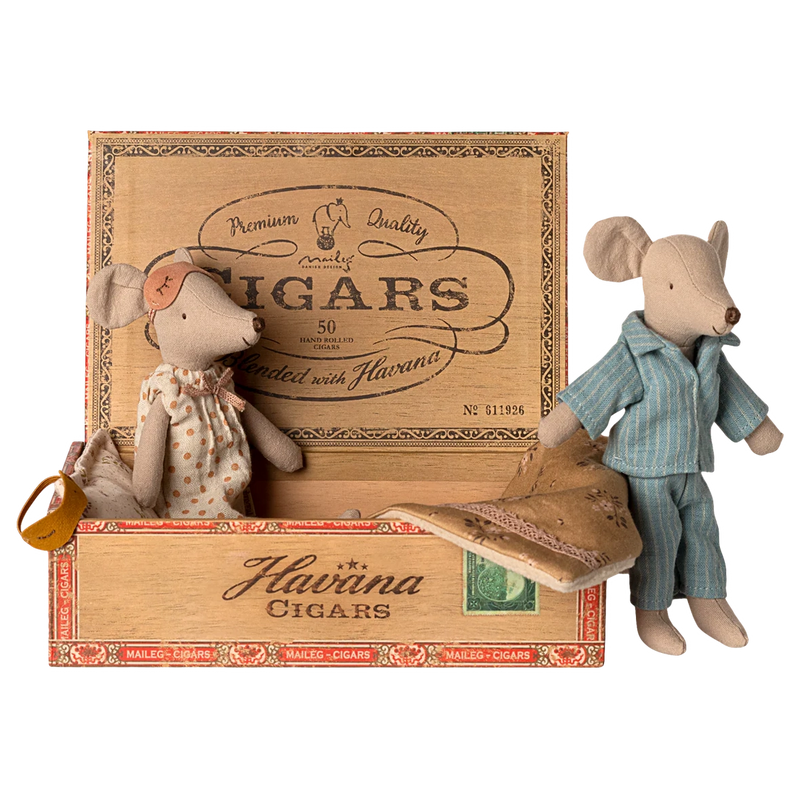 Maileg Mum And Dad In Cigar Box