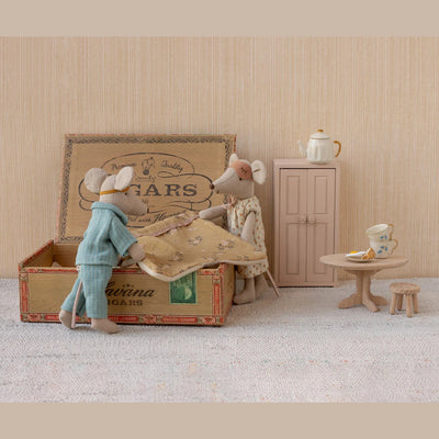 Maileg Mum And Dad In Cigar Box