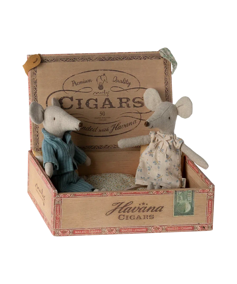 Maileg Mum And Dad In Cigar Box III
