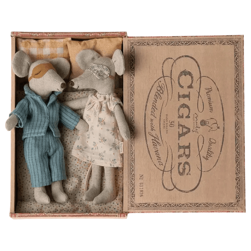 Maileg Mum And Dad In Cigar Box III - Studio Play