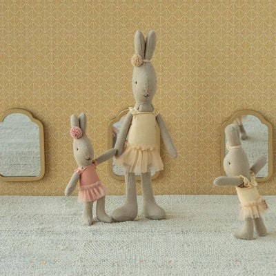 Maileg Rabbit Micro - Ballet suit and skirt cream - Studio Play