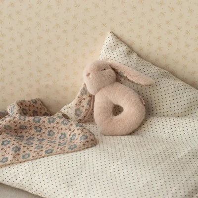 Maileg Rabbit Rattle Set Powder - Studio Play