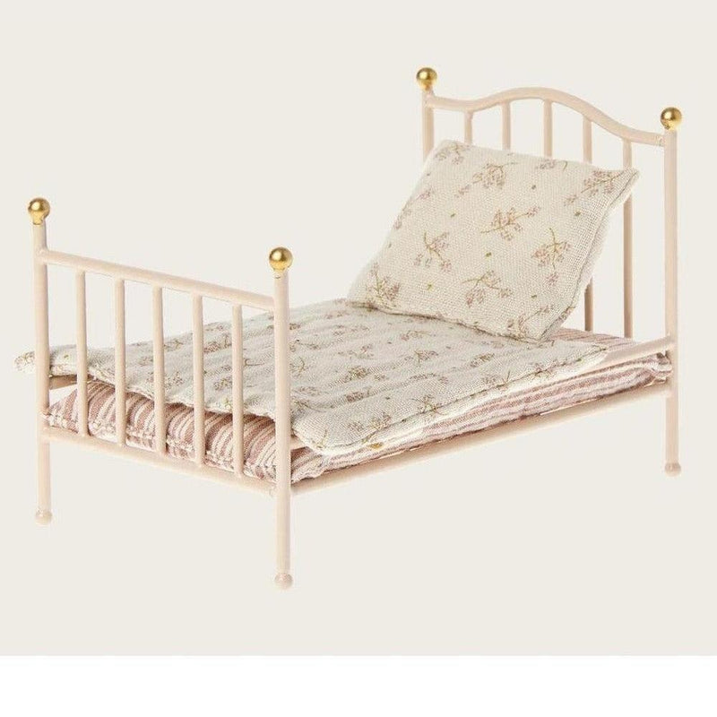 Maileg Vintage Bed Mouse Rose