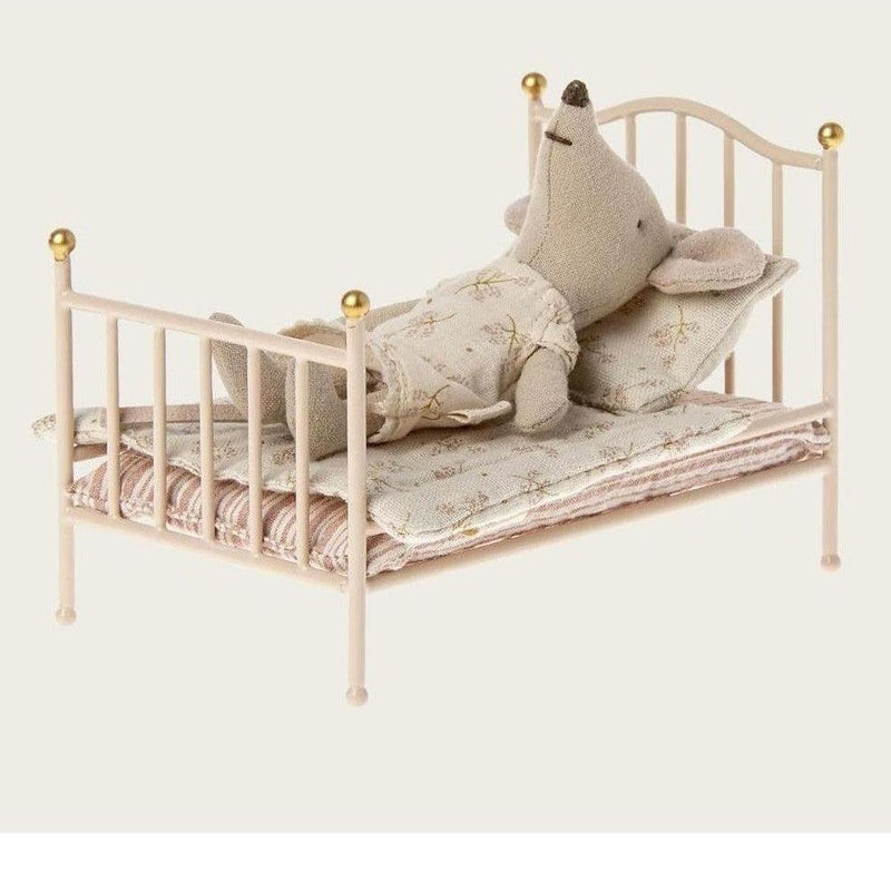 Maileg Vintage Bed Mouse Rose