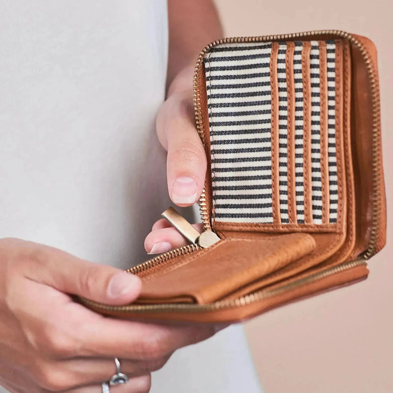 O My Bag Sonny Square Wallet Cognac Stromboli Leather - Studio Play