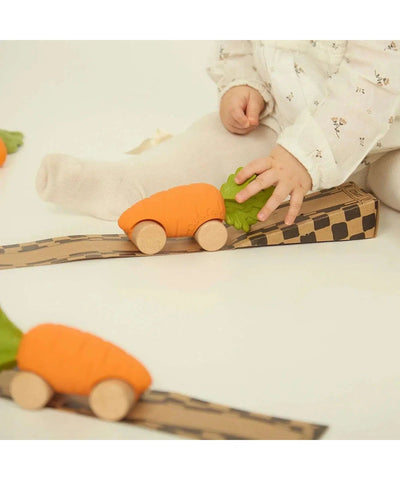 Oli & Carol Cathy The Carrot Baby Car Toy