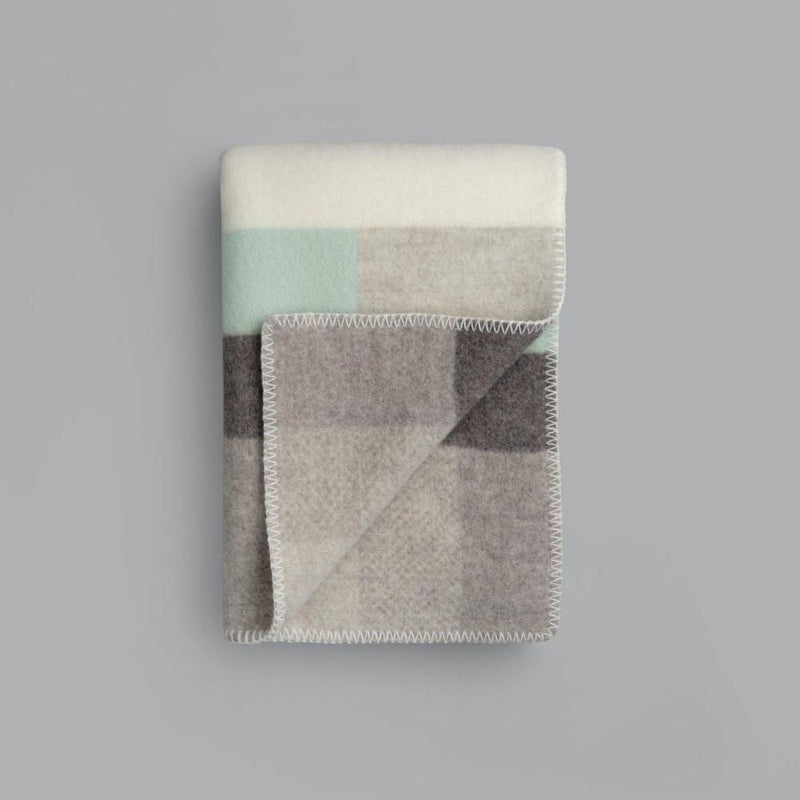 Roros Tweed Mikkel Grey Throw - Studio Play