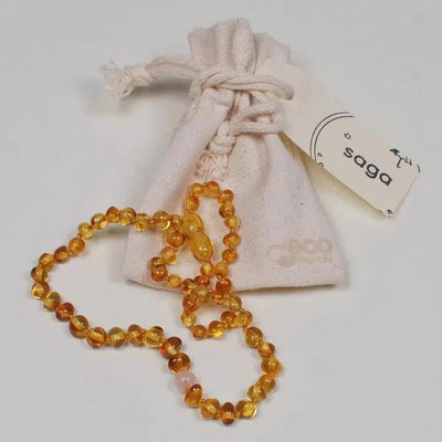 Saga Necklace Amber Honey Rosakvarts - Studio Play