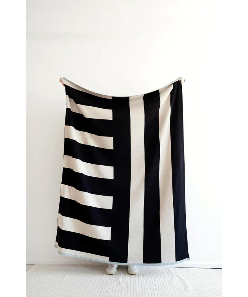 Sophie Home Enkel Throw: Mono