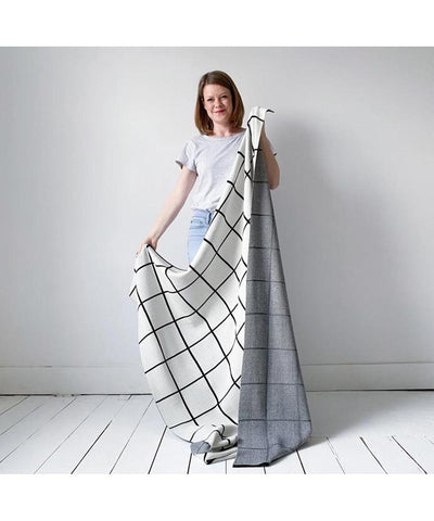 Sophie Home Grid Throw: Mono