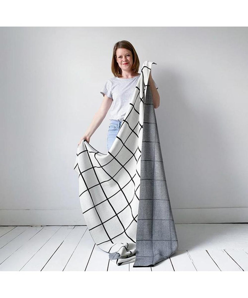 Sophie Home Grid Throw: Mono