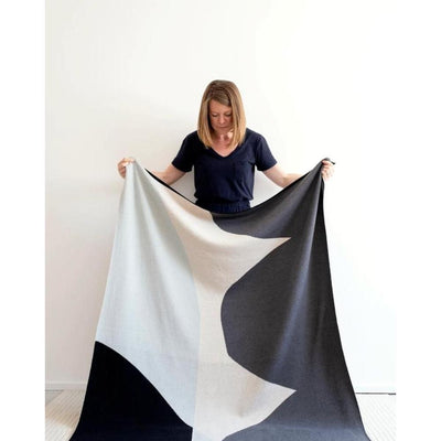 Sophie Home Stille Throw: Aqua