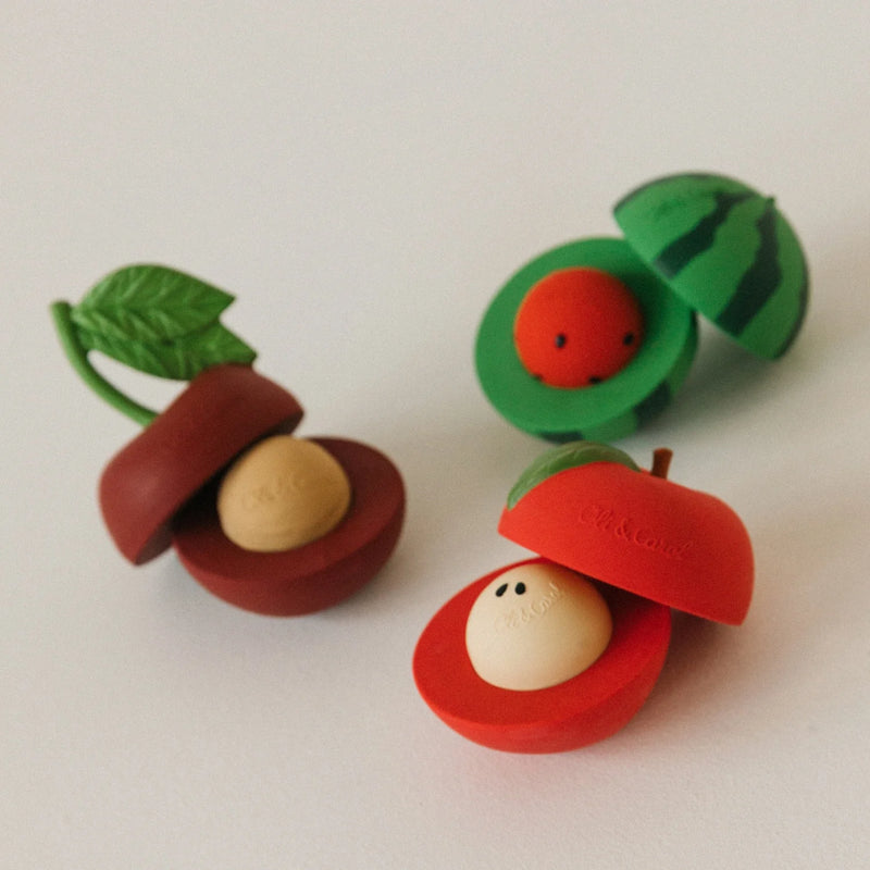 Oli & Carol Bad & Bijtspeeltje Cherry Stacking Toy & Rattle Ball