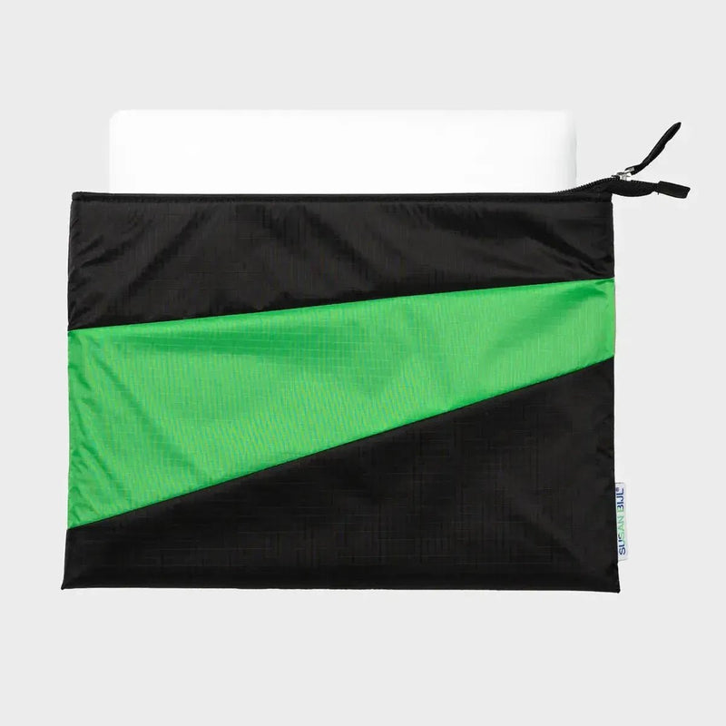 Susan Bijl The New Protectable Black & Greenscreen 13-inch