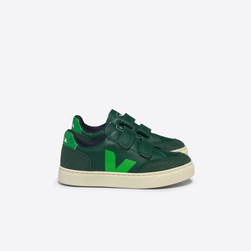 Veja BABY Small V - 12 Chromefree Leather Poker Absinthe - Studio Play