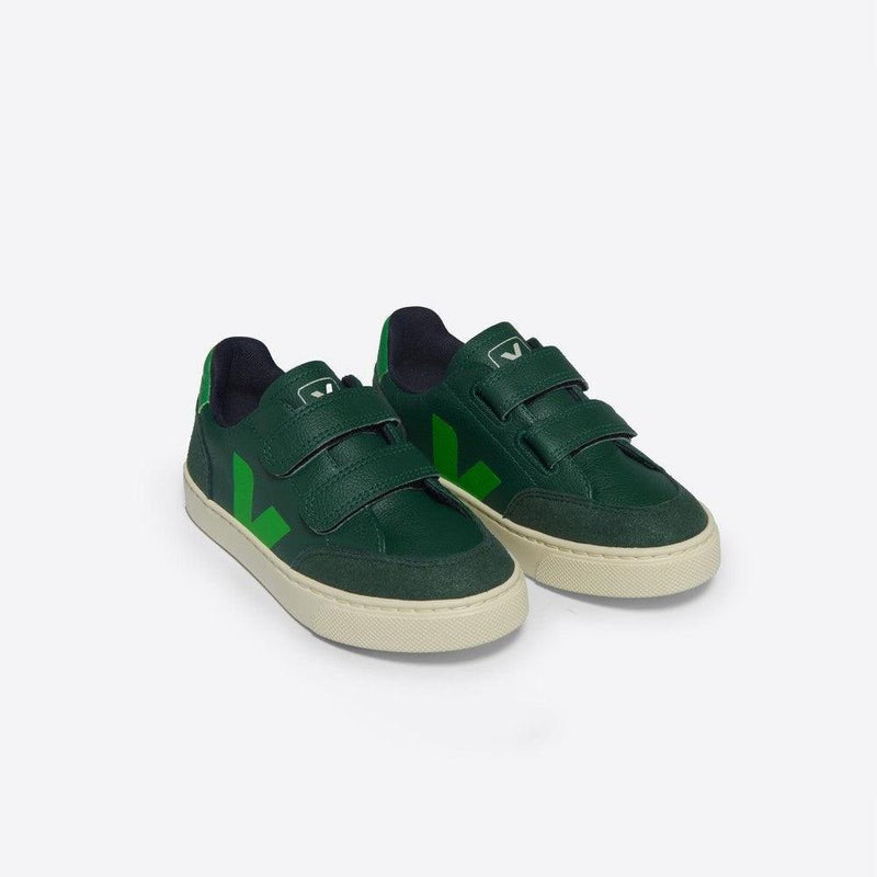 Veja BABY Small V - 12 Chromefree Leather Poker Absinthe - Studio Play