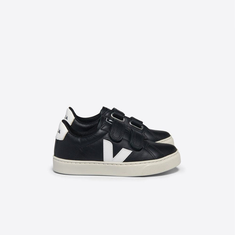 Veja Small Esplar Chromefree Black/White - Studio Play