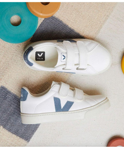 Veja Small Esplar Chromefree White California