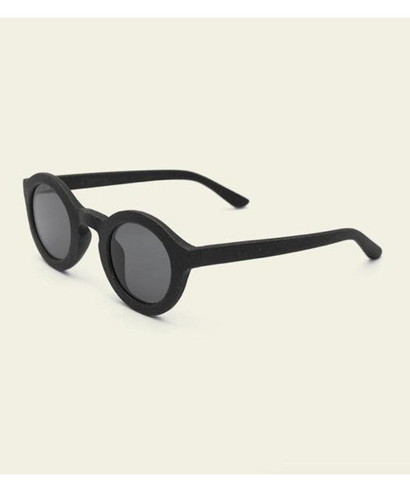 Cream One Black