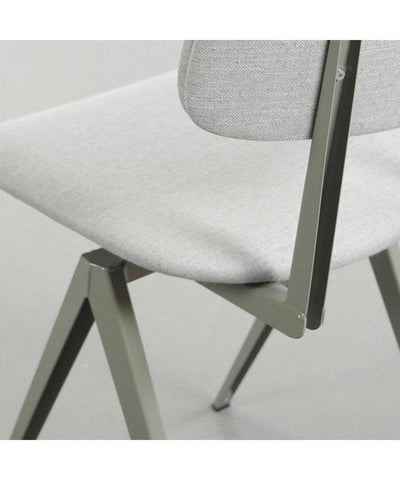 Galvanitas S16 Stoel Gestoffeerd Cementgrijs - Piquet Lightgrey 60 - Studio Play