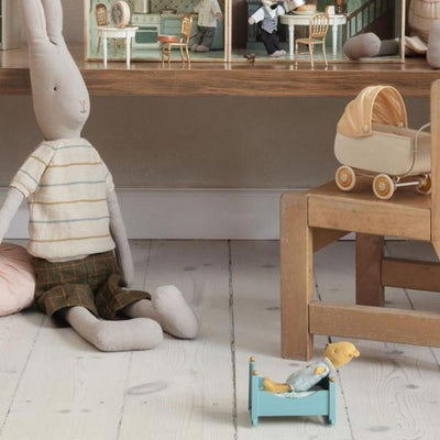 Maileg Cradle Baby Mouse Blue - Studio Play