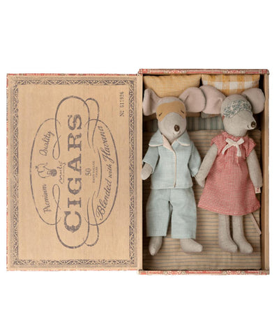 Maileg Mum And Dad In Cigar Box 2