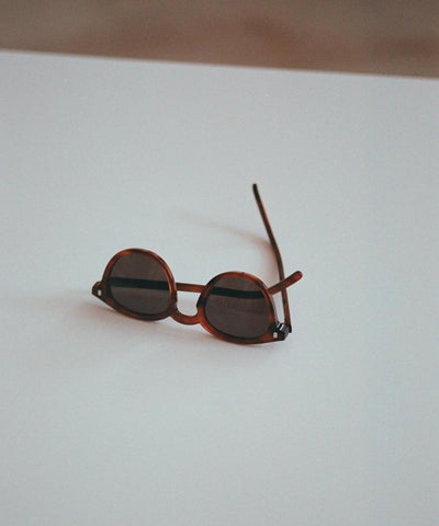 Monokel Zonnebril Nelson Amber-Solid Grey lens