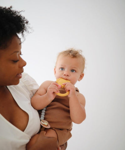 Mushie Teether Lion Soft Yellow